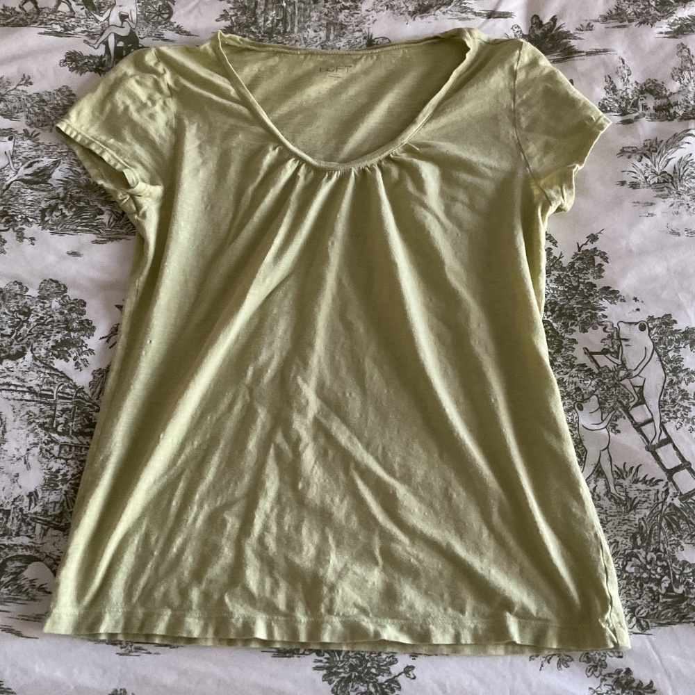 Spring green scoop neck tee from Loft, size Small